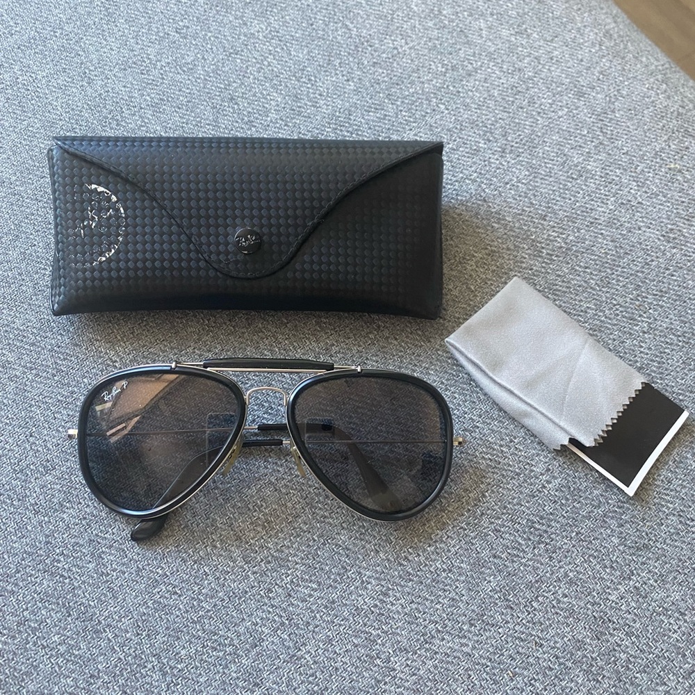 Ray-Ban Black and Silver Pilot Sunglasses - Picture 2 of 3